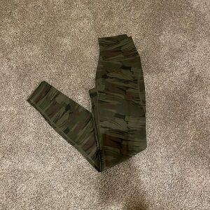 Alphalete Surface Power Camo leggings